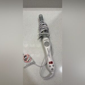 Beachwaver® S1 Dual Voltage White Rotating Curling Iron